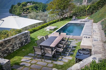 ALFRESCO FEASTS AND ITALIAN WINE ON THE SHORES OF LAKE COMO