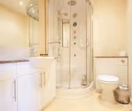 Crompton Court Apartments - Woodgreen