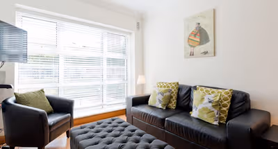 Charlotte Quay II living room