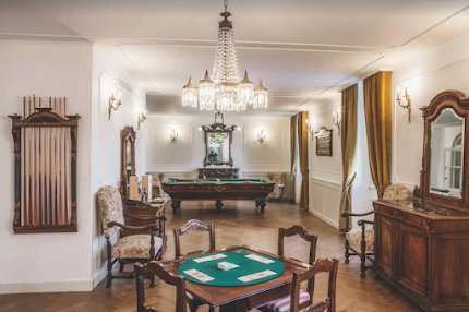 Magnificient Villa located right on the shores of Lake Como