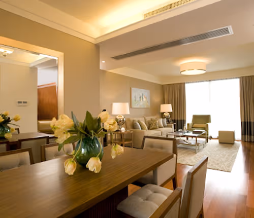 Jinqiao Road Station Serviced Apartments