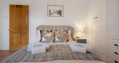 Huge house Pool Table Parking Garden Sky TV WiFi