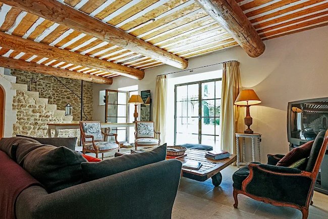 Quintessential Provencal Villa in the Hamlet of Maubec