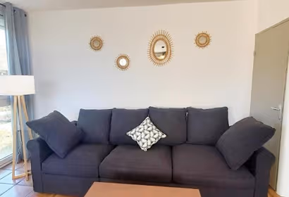 VELASQUEZ Serviced Apartment