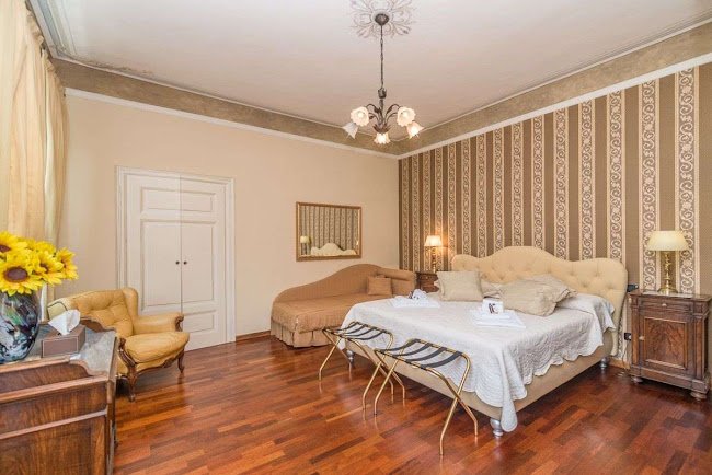 LAKE COMO HISTORIC LUXURY VILLA- 1200M2 OF PURE SPLEDOUR