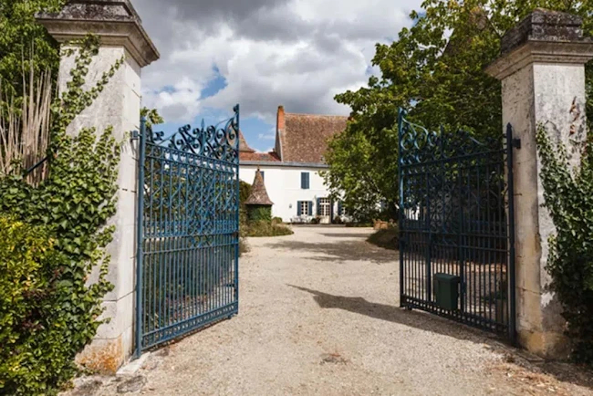 A Luxury Bordeaux Villa in Dordogne