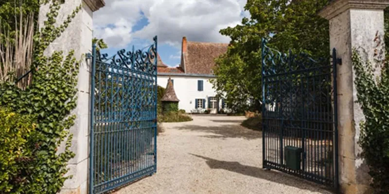 A Luxury Bordeaux Villa in Dordogne