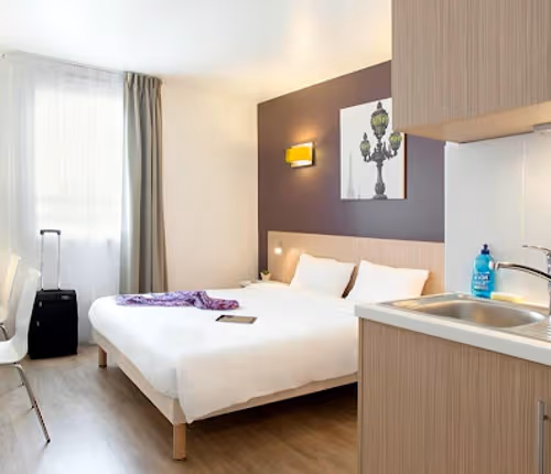 Luxury bedroom at Paris Villette Serviced Apartment, Montmartre