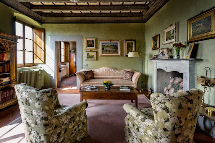 FIRST HILLS OF FLORENCE- 15TH CENT TUSCAN VILLA