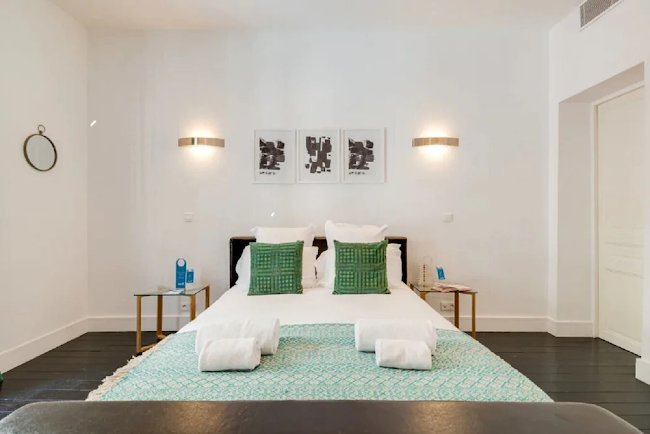 165M2 LAVISH ABODE-AVE MONTAIGNE & CHAMPS ELYSEES