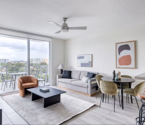 NW 7th St Serviced Apartments