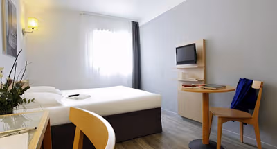 Luxury bedroom at Marseille Prado Périer