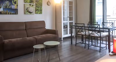 Grandes-Carrières Serviced Apartment