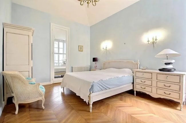 LIVE THE URBAN LIFESTYLE YOU CRAVE AT CHAMPS ELYSEES