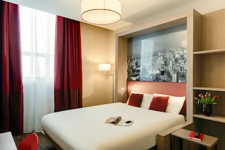 Luxury bedroom at Fairclough Street Apartments in Liverpool City