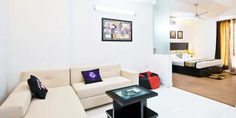 Cosy living area in Green Park Studio Apartments