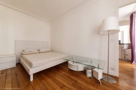 Luxury bedroom at Rue de Bassano Serviced Apartment, Champs Elysee