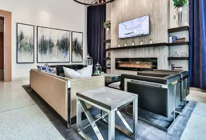 East Ohio Street Serviced Apartment