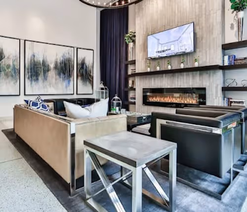 East Ohio Street Serviced Apartment