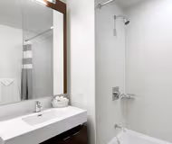 Bathroom at North Lake Shore Drive #2208 Serviced Apartment, Streeterville