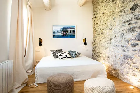 Luxurious Villa Perched at the foot of Grand Luberon