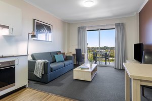 Oaks Sydney Goldsbrough Suites