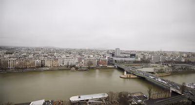 MESMERIZING VIEWS OF SEINE-21ST FLOOR QUAI DE CITROEN