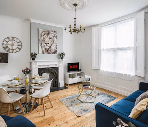 Dagnall Park Lodge with parking