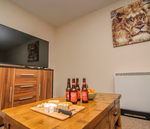 Sargeson Apartment