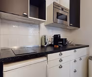 A STONES THROW FROM PLACE DES TERNES & PLACE D'ETOILE