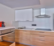 AVENUE DES CHAMPS ELYSEES,THE BEST LOCATION IN 8TH EME