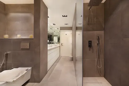 Luxurious Shoreline Apartments