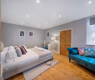Huge house Pool Table Parking Garden Sky TV WiFi