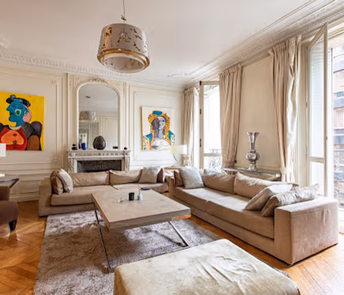 220SQM HAUSSMANN LUXURY IN CHAMPS ELYSEES
