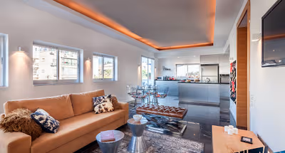 Living room - 4 bed apartment