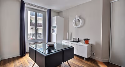 Spacious living area at Louvre and Seine Serviced Apartment, Marais
