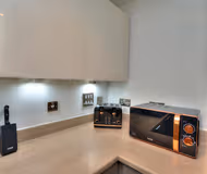 Executive Oakgrove Apartment