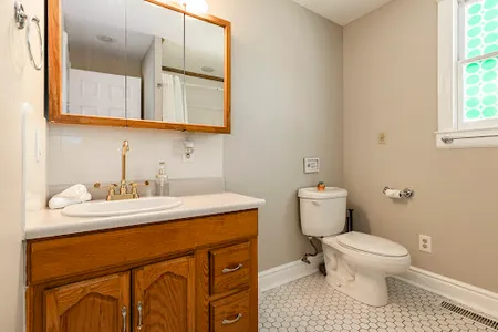Stylist House on Frankfort Ave