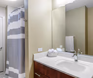 Luxury bathroom at W. Washington Street #2503 Serviced Apartment, The Loop