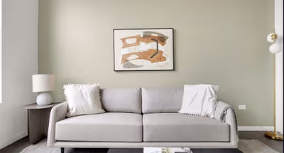 N Milwaukee Ave Serviced Apartment