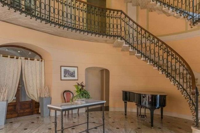 LAKE COMO HISTORIC LUXURY VILLA- 1200M2 OF PURE SPLEDOUR