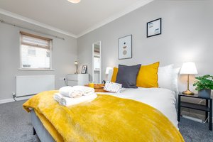 Chic 2 Bedroom House in the Heart of Cardiff