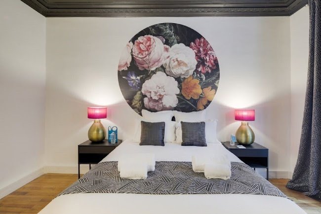 A  200M2 JEWEL IN CHAMPS ELYSEES