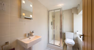 Bathroom - 1 bed apartment