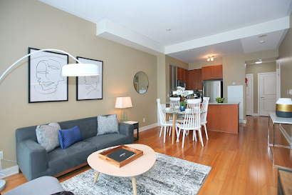 Yorkville Ave. Serviced Apartment