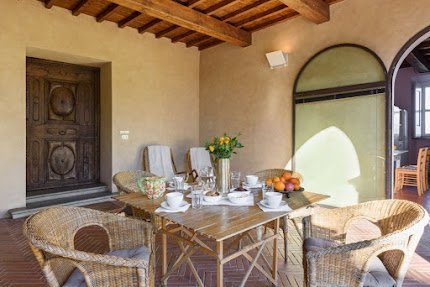 CLASSIC TUSCAN VILLA WITH SWIMMING POOL AND GARDEN