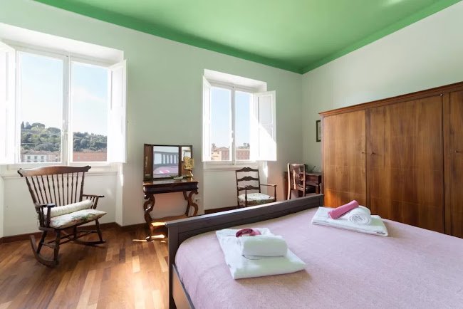 180M2 OVERLOOKING THE ARNO- PRIVATE TERRACE