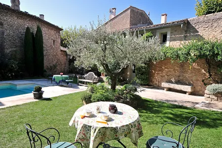 A Luxurious French Villa in a Picturesque Provencal Village