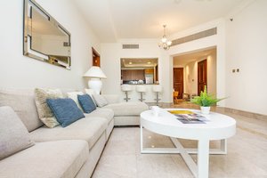 Two Bedroom with Pool and Beach access in Palm Jumeirah
