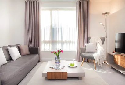 Sarsen Apartment